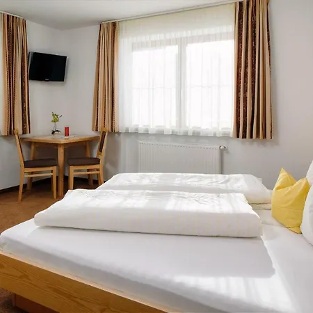 Konukevi Haus Brigitte Serfaus